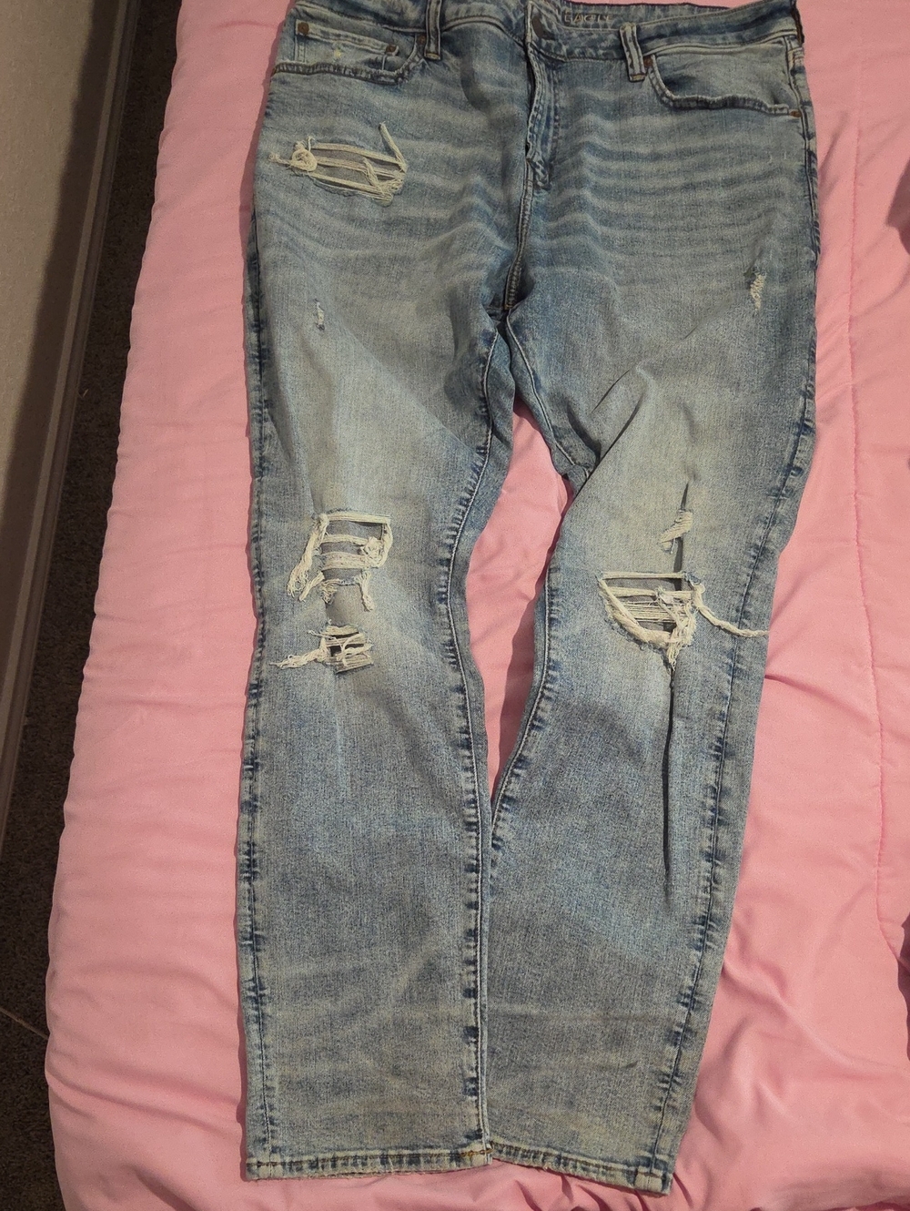 MENS AMERICAN EAGLE JEANS DISTRESSED